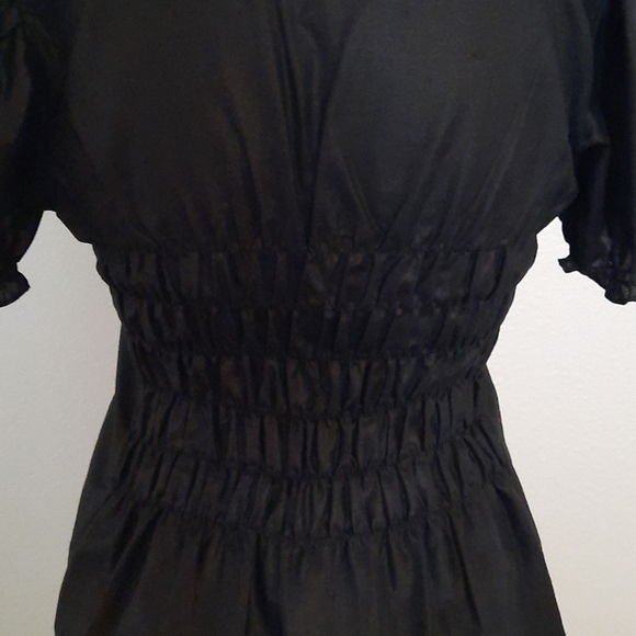 Black & Tan Ruffled Victorian Low Cut V-nec Blouse - Picture 10 of 12